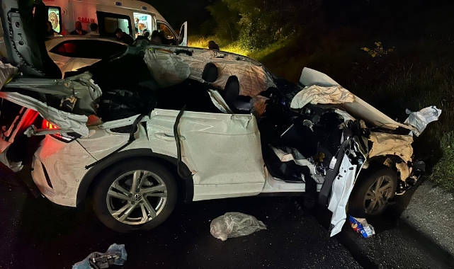 Trafik Kazası: 1 ölü, 2 yaralı