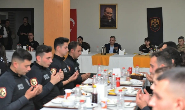 Vali Elban, İftar Programında Emniyet Personeliyle Bir Araya Geldi
