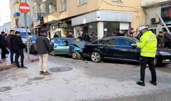 Zincirleme Trafik Kazası: 1 Yaralı