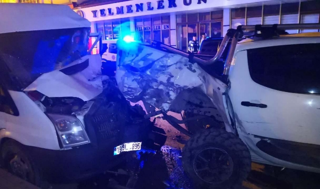 6 Araca Çarpıp Kaza Yerinden Kaçtı