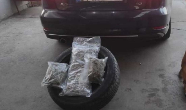 Araç Lastiğinden 16 Kilo Uyuşturucu Çıktı!