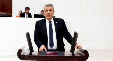 Ayhan Barut'tan Çifte Bayram Kutlaması