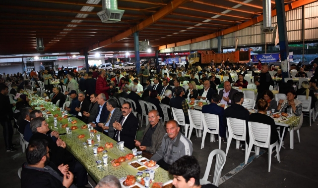 Başkan Soner Çetin, İftarını Toros Mahallesi’nde Açtı