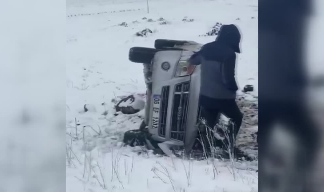 Devrilen Kamyonetteki 3 Kişi Yaralandı