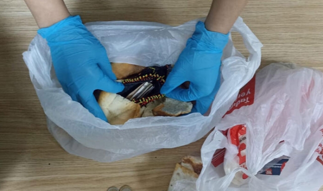 Dilencinin Paraları Ekmek Arasından Çıktı!