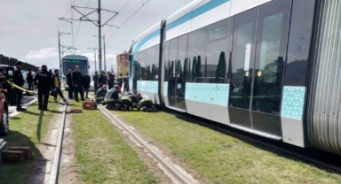 Feci Kaza: Anne Öldü, Çocuğu Ağır Yaralandı
