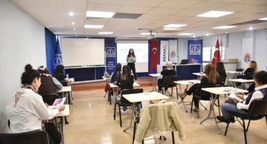 “Güçlü Kadın Güçlü Adana” Mottosuyla Eğitim