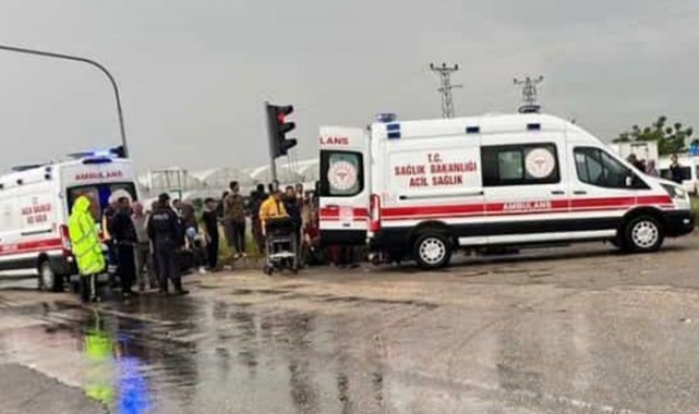 İşçileri Taşıyan Minibüs Devrildi