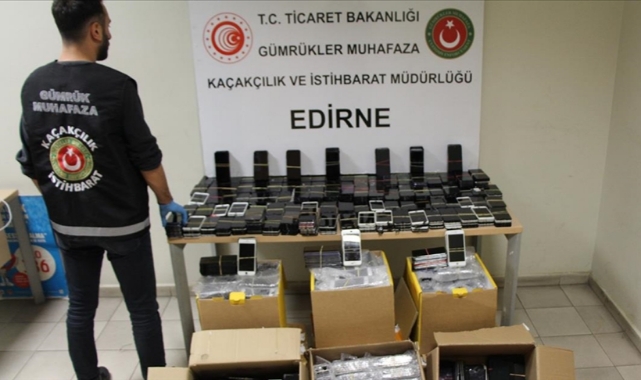 Kapıkule'de 3,7 Milyon Liralık Telefon Ekranı Ele Geçirildi