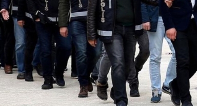 Polis Aracını Taşlayan YSP Propagandacıları Gözaltına Alındı