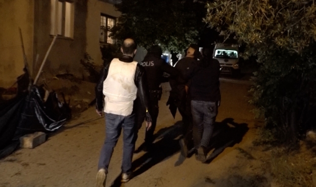 Polise Ateş Açıp Kaçan Şüpheli Saklandığı Serada Kıskıvrak Yakalandı