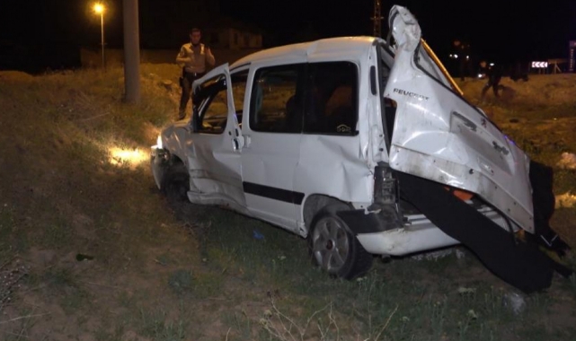 Şarampole Yuvarlanıp Takla Attı