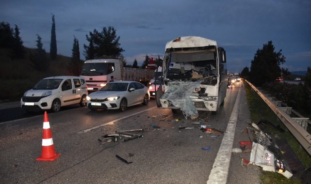 TAG Otoyolu'nda 3 Ayrı Zincirleme Trafik Kazası: 10 Yaralı