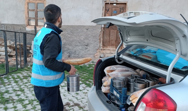 Tufanbeyli Müftülüğü, Yaşlılara Ve Engellilere İftar Yemeği Ulaştırdı