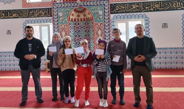 Tufanbeyli Müftülüğünden Öğrencilere Bayram Harçlığı
