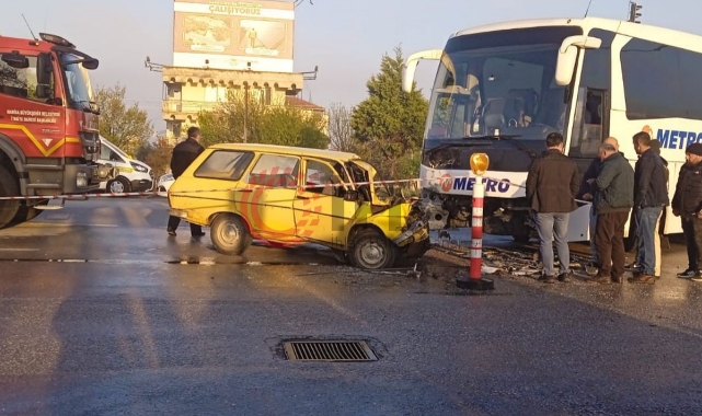 Yolcu Otobüsü Ve Otomobil Çarpıştı