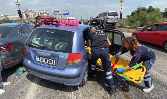 Zincirleme Trafik Kazası:7 Yaralı