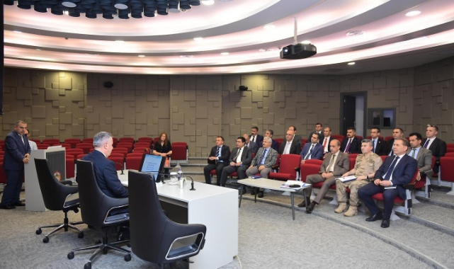 Adana'da Seçim Güvenliği Toplantısı Yapıldı