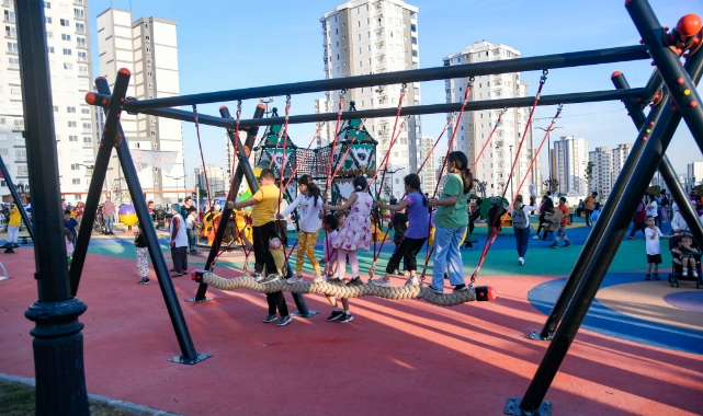 Adana’nın İkinci Büyük Parkı Hizmete Açıldı