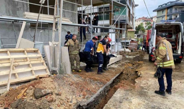 Asansör Boşluğunda Erkek Cesedi Bulundu