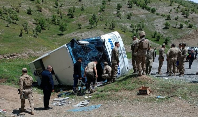 Askeri Araç Şarampole Devrildi: 2 Şehit, 4 Yaralı