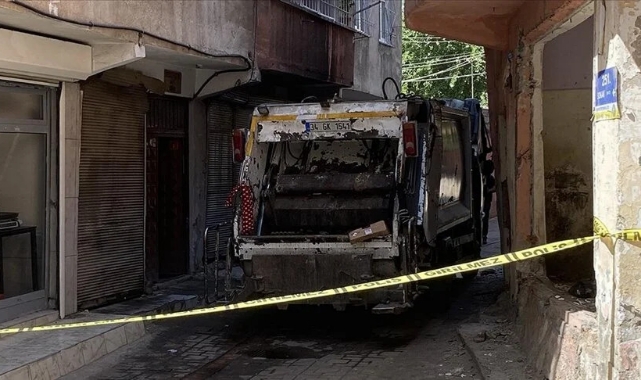 Belediyeye Ait Araç Kundaklandı
