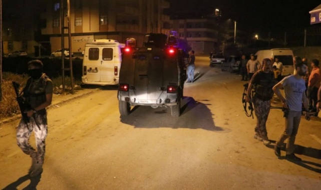 El Yapımı Patlayıcıyı Sokağa Atıp Kaçtı!