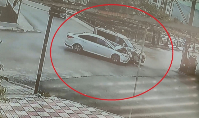 Feci Kaza : 3 Yaralı