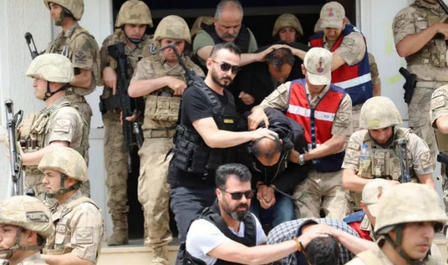 Jandarma Kılığındaki Yağmacılar Yakalandı