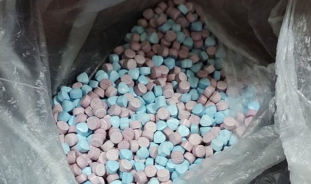 Kapıya Zulalanmış 552 Uyuşturucu Hap Ele Geçirildi