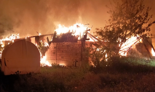 Malzeme Deposunda Yangın