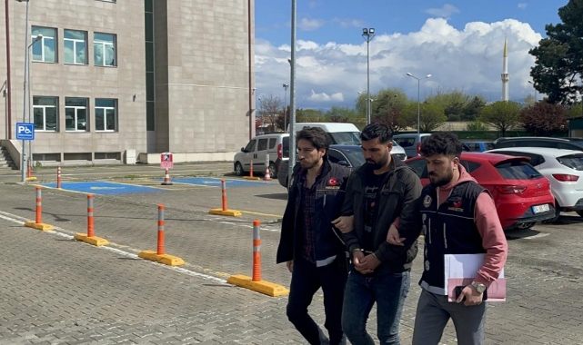 Midesinde 1198 Gram Uyuşturucuyla Yakalandı