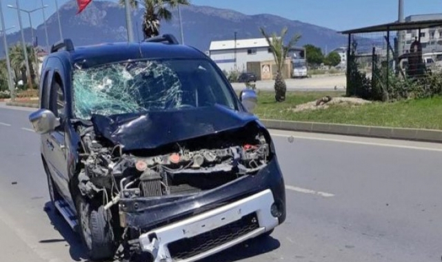 Otomobil, Elektrikli Bisiklete Çarptı:2 Ölü