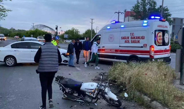 Otomobil İle Motosiklet Çarpıştı