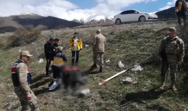 Otomobil Şarampole Devrildi, Sürücü Öldü