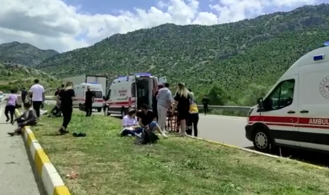 Yolcu Otobüsü İle Kamyon Çarpıştı