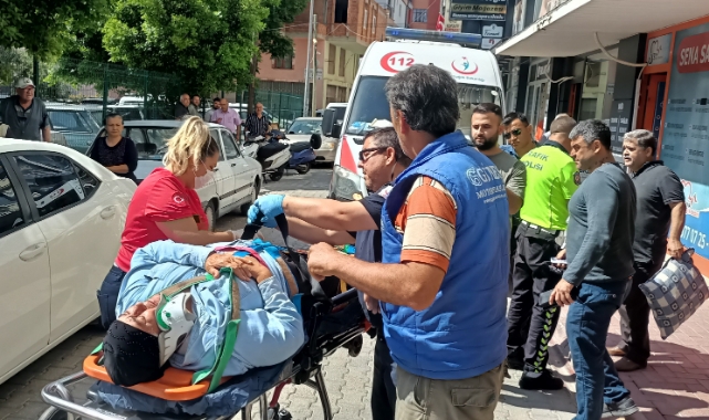 Yolun Karşısına Geçmek İsterken Otomobil Çarptı