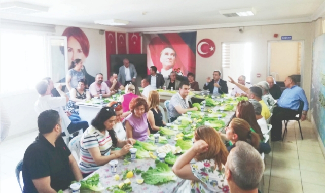 Acı Yiyip, Tatlı Konuştular