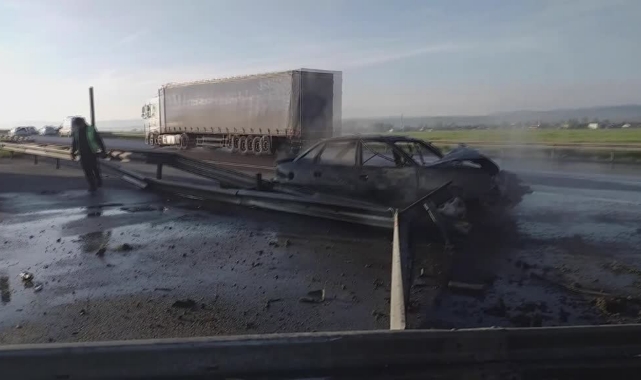 Bariyerlere Çarpıp Yandı