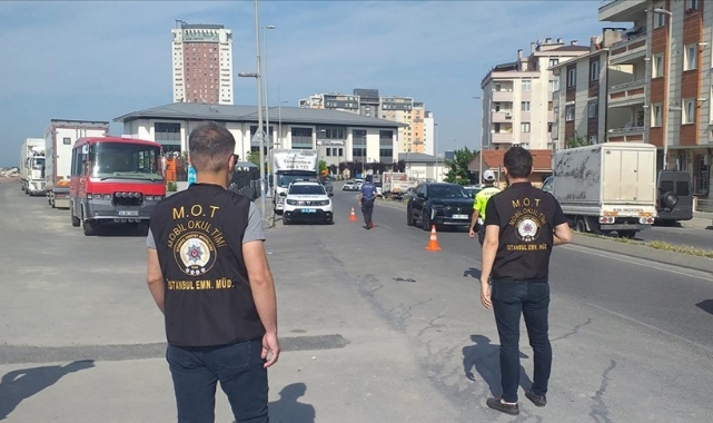 Çocuk Polisi Okul Çevresinde Denetim Yaptı