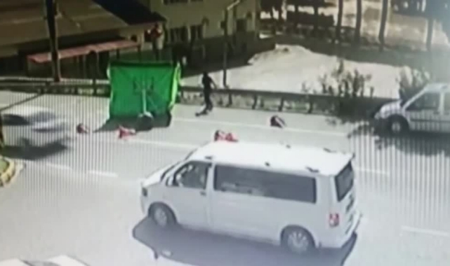 Freni Boşalan Kamyonet Polis Kontrol Noktasına Çarptı