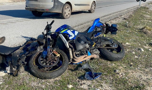 Hafif Ticari Araçla Motosiklet Çarpıştı