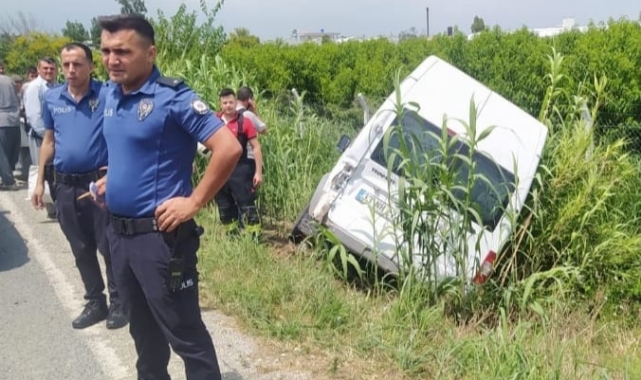 İşçileri Taşıyan Minibüsler Çarpıştı