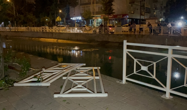 Otomobil Sulama Kanalına Düştü