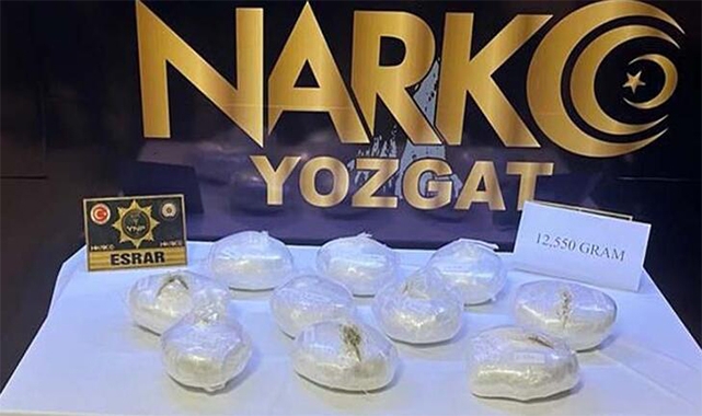 Otomobilde 12,5 Kilogram Uyuşturucu Ele Geçirildi