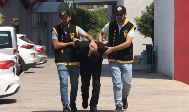 Polisten Kaçan Gasp Zanlısı Banyoda Yakalandı