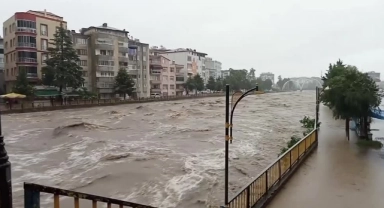 Şiddetli Yağışlar Nedeniyle Terme Çayı Taştı