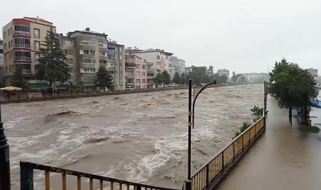 Şiddetli Yağışlar Nedeniyle Terme Çayı Taştı