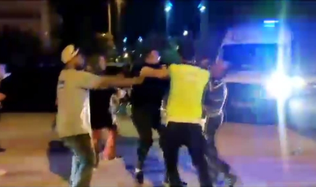 Trafik Kazasının Ardından Kavga Ettiler