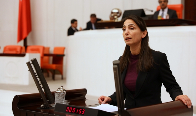 Tülay Hatimoğulları, Bakan Yerlikaya'ya Kayıp Depremzedeleri Sordu
